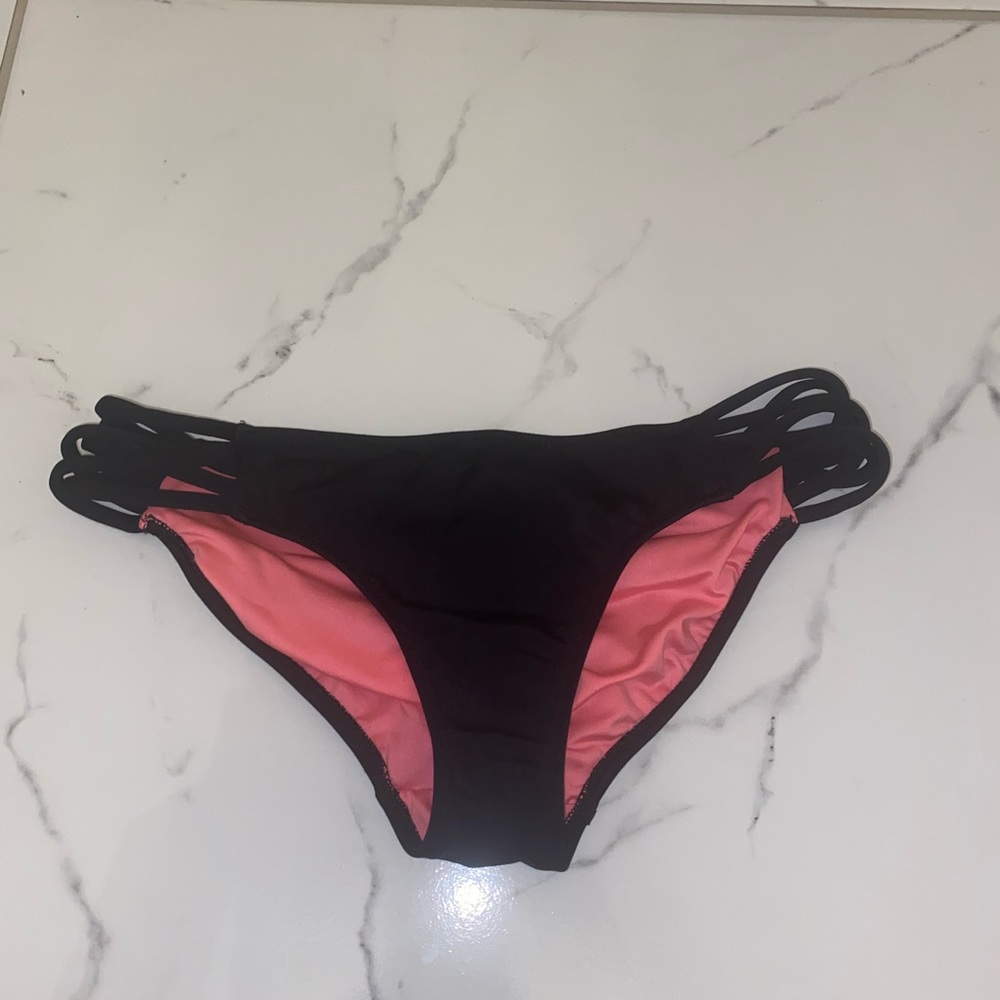 bikinis - Picture 2 of 5